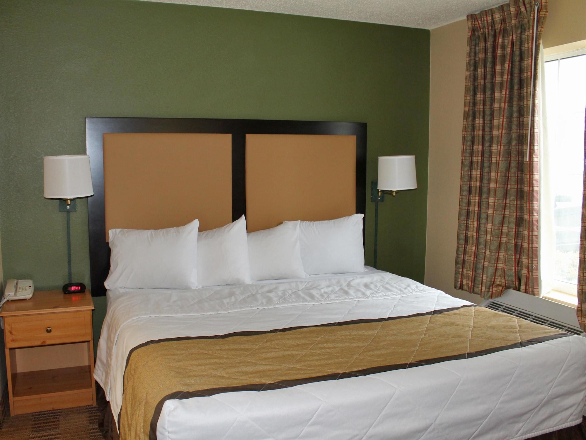 Extended Stay America Suites - Boston - Waltham - 52 4Th Ave Екстер'єр фото