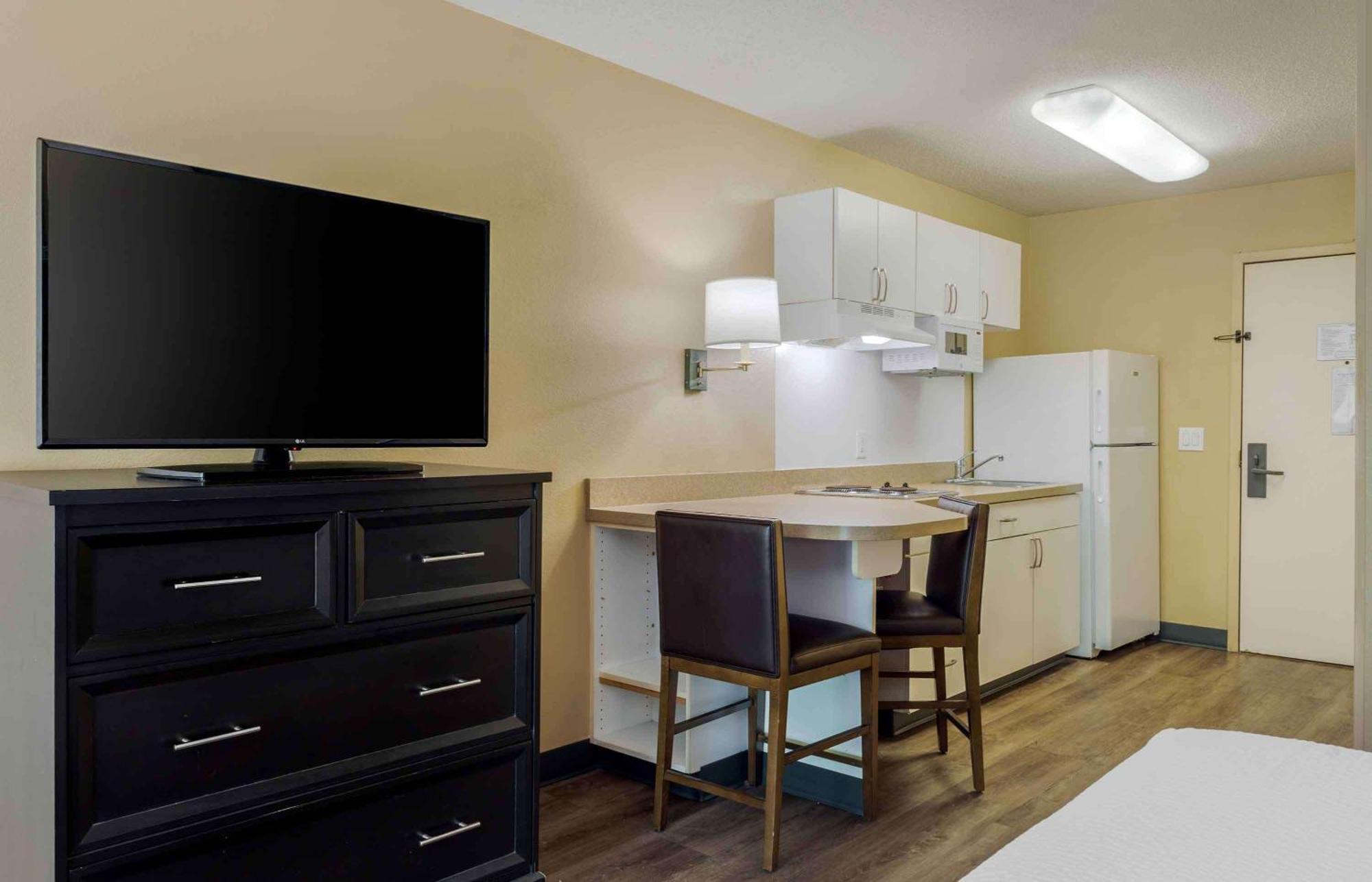 Extended Stay America Suites - Boston - Waltham - 52 4Th Ave Екстер'єр фото