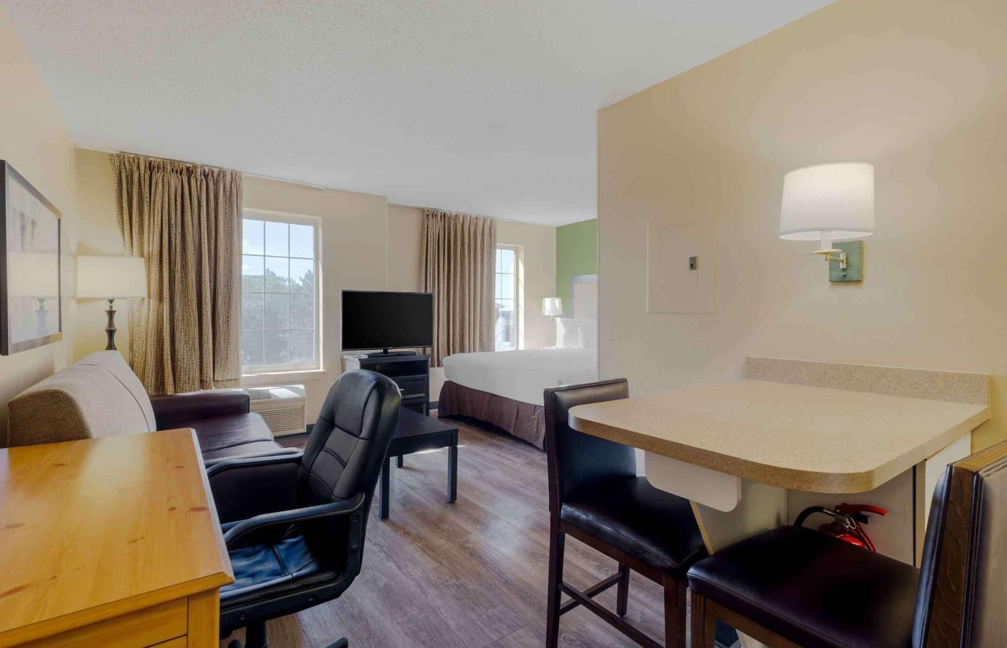 Extended Stay America Suites - Boston - Waltham - 52 4Th Ave Екстер'єр фото