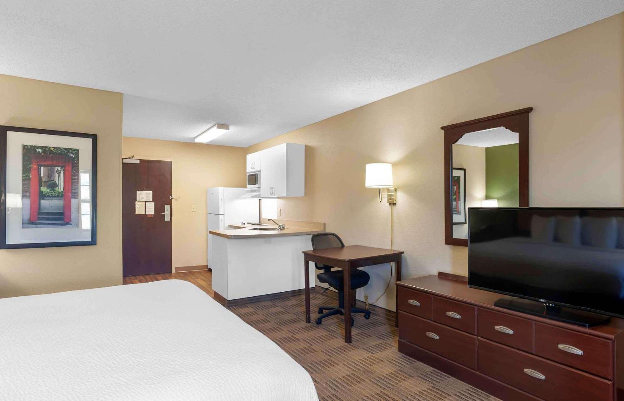 Extended Stay America Suites - Boston - Waltham - 52 4Th Ave Екстер'єр фото
