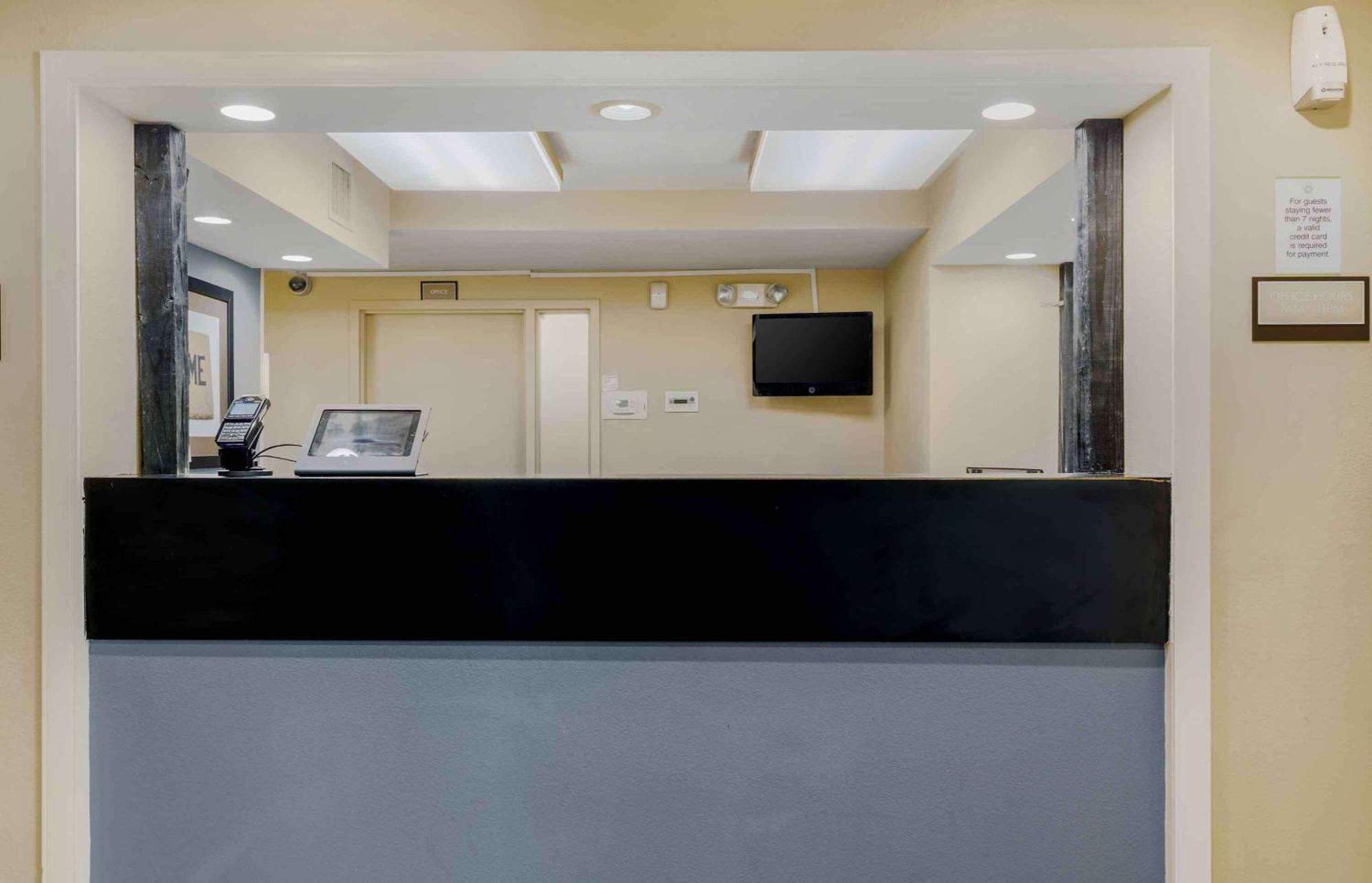 Extended Stay America Suites - Boston - Waltham - 52 4Th Ave Екстер'єр фото