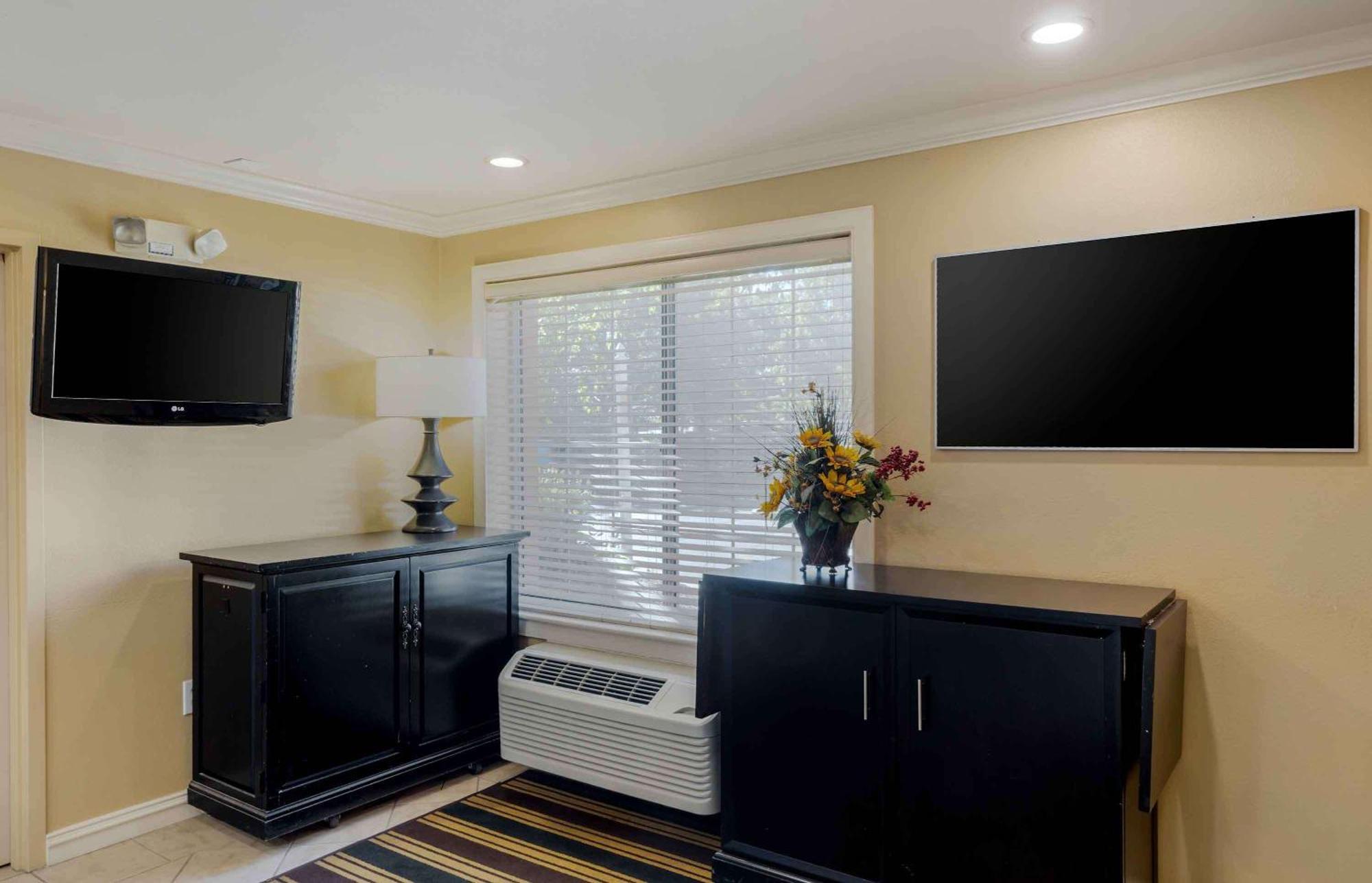 Extended Stay America Suites - Boston - Waltham - 52 4Th Ave Екстер'єр фото